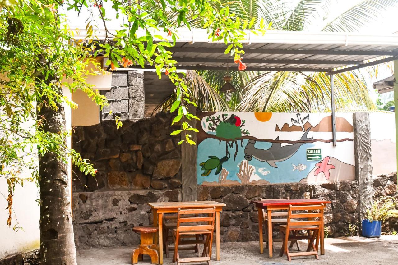 Galapagos Dove Hotel Puerto Ayora  Eksteriør billede