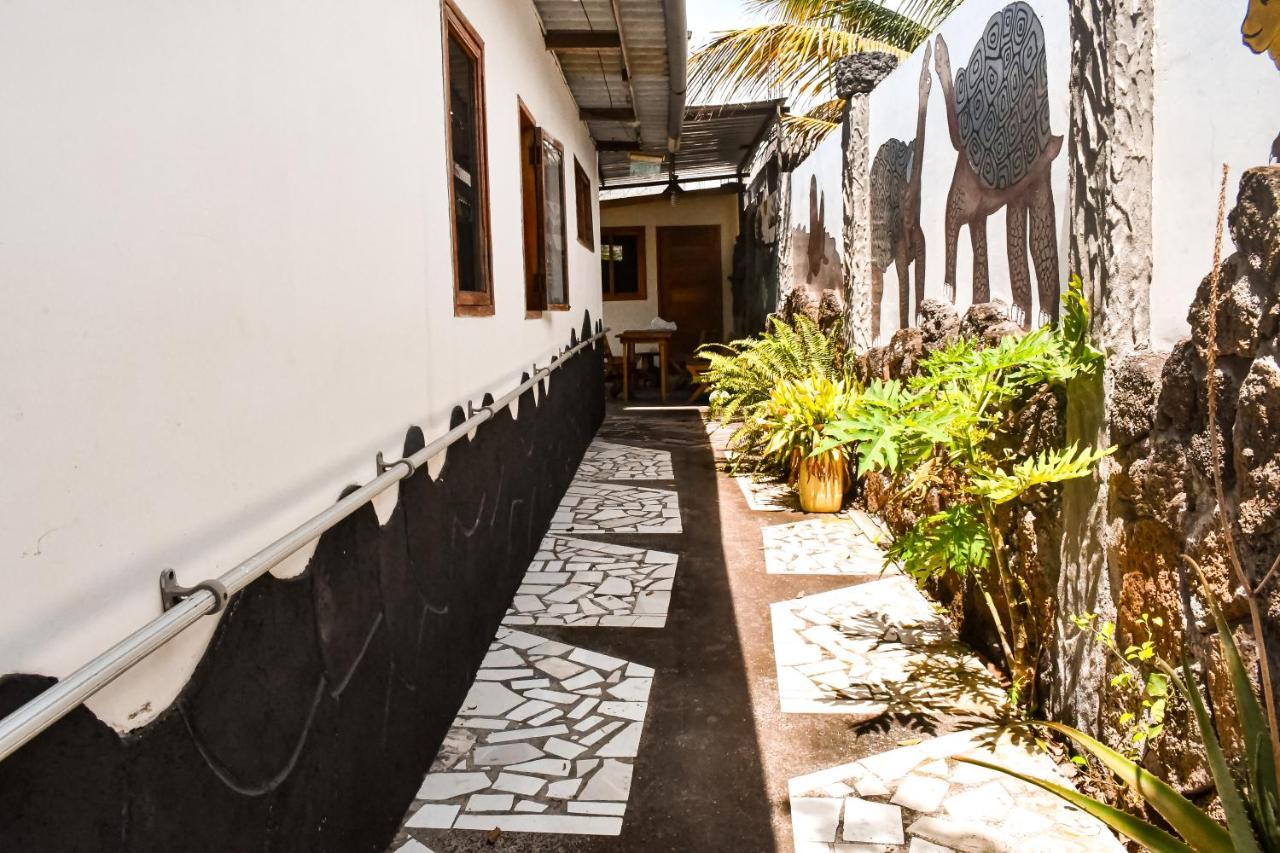 Galapagos Dove Hotel Puerto Ayora  Eksteriør billede