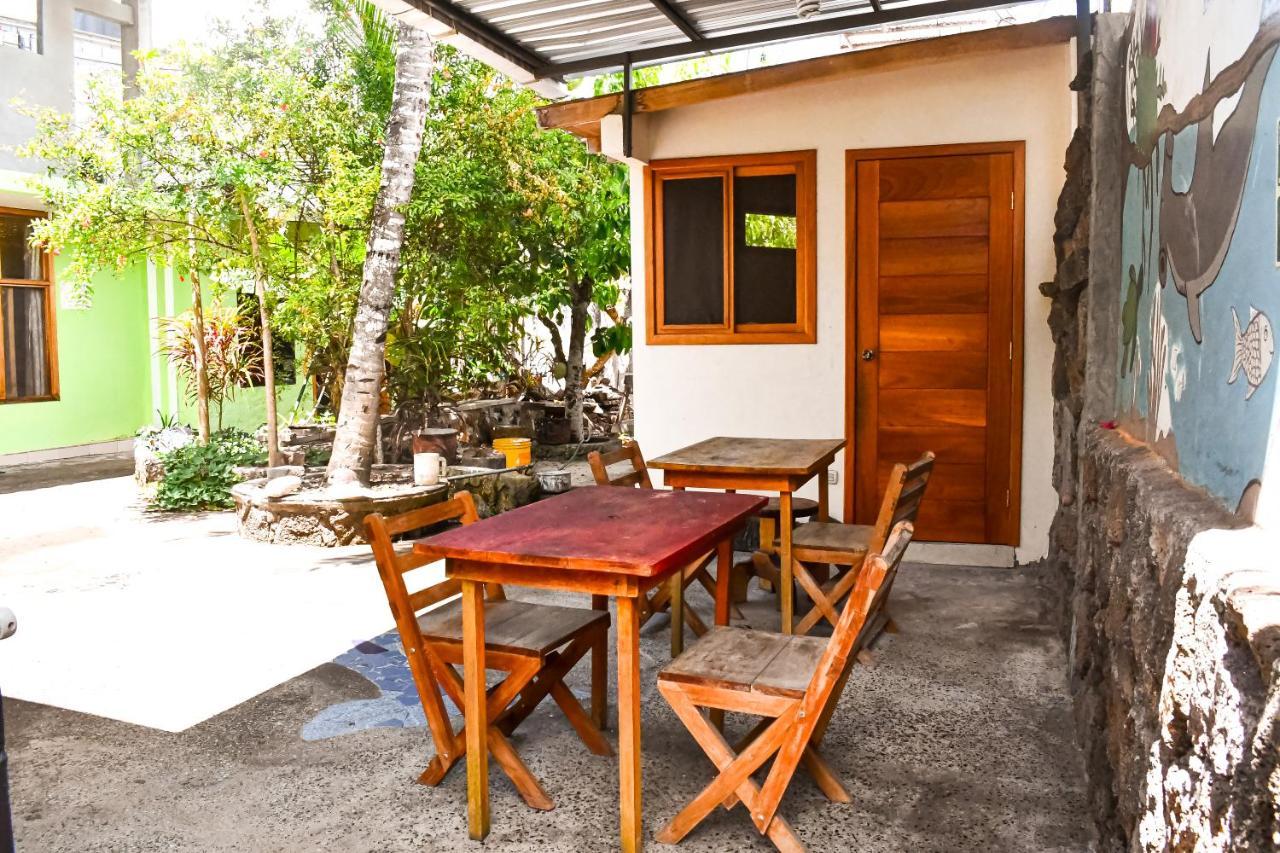 Galapagos Dove Hotel Puerto Ayora  Eksteriør billede