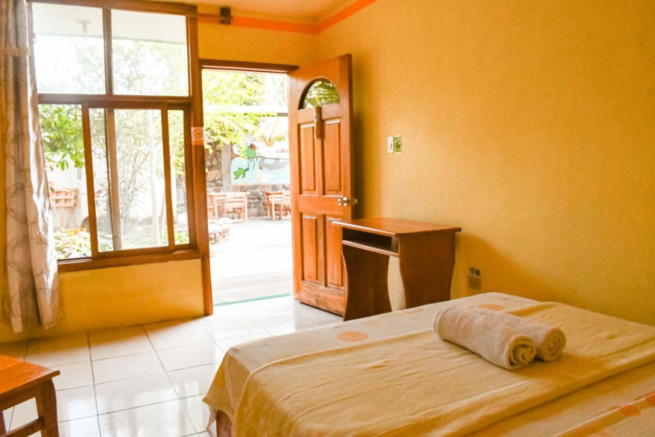 Galapagos Dove Hotel Puerto Ayora  Eksteriør billede
