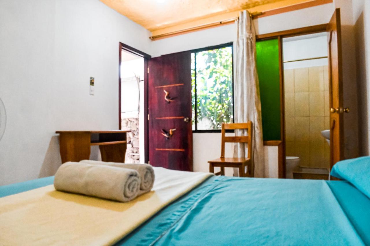 Galapagos Dove Hotel Puerto Ayora  Eksteriør billede